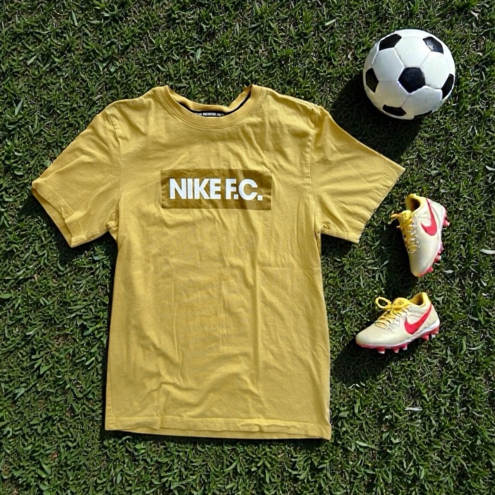Nike FC Soccer T-Shirt size Small